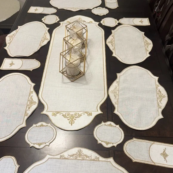 Handmade White and Gold Table Setting Set - Picture 6 of 6